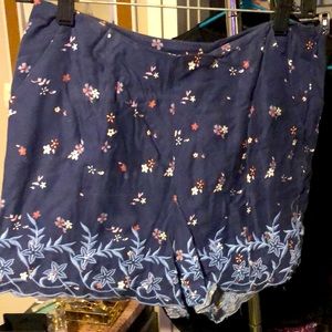 Floral flowy shorts